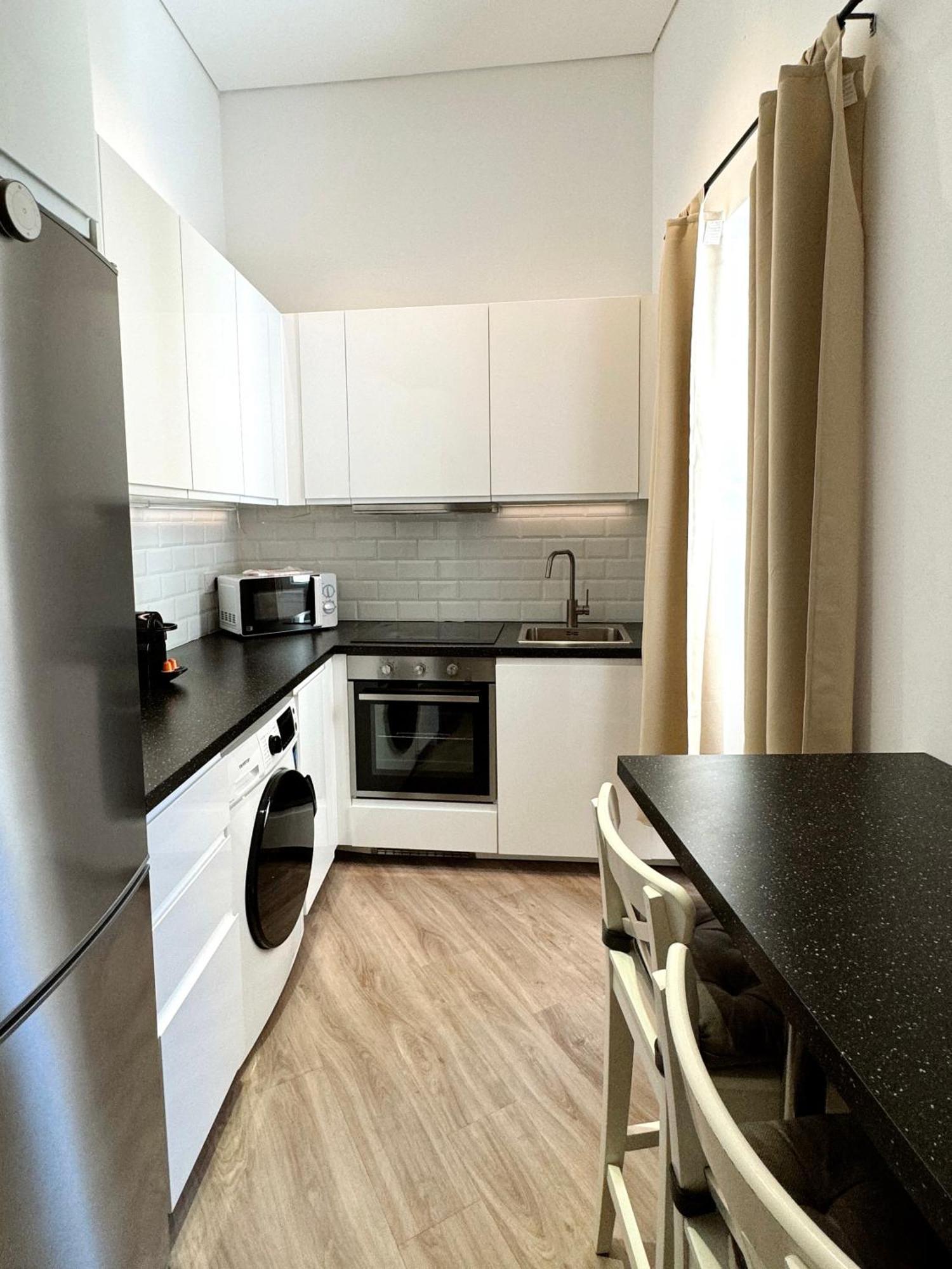 Delightful City Centre Studio Clarendon Apartment - Grand Central House ยิบรอลตาร์ ภายนอก รูปภาพ