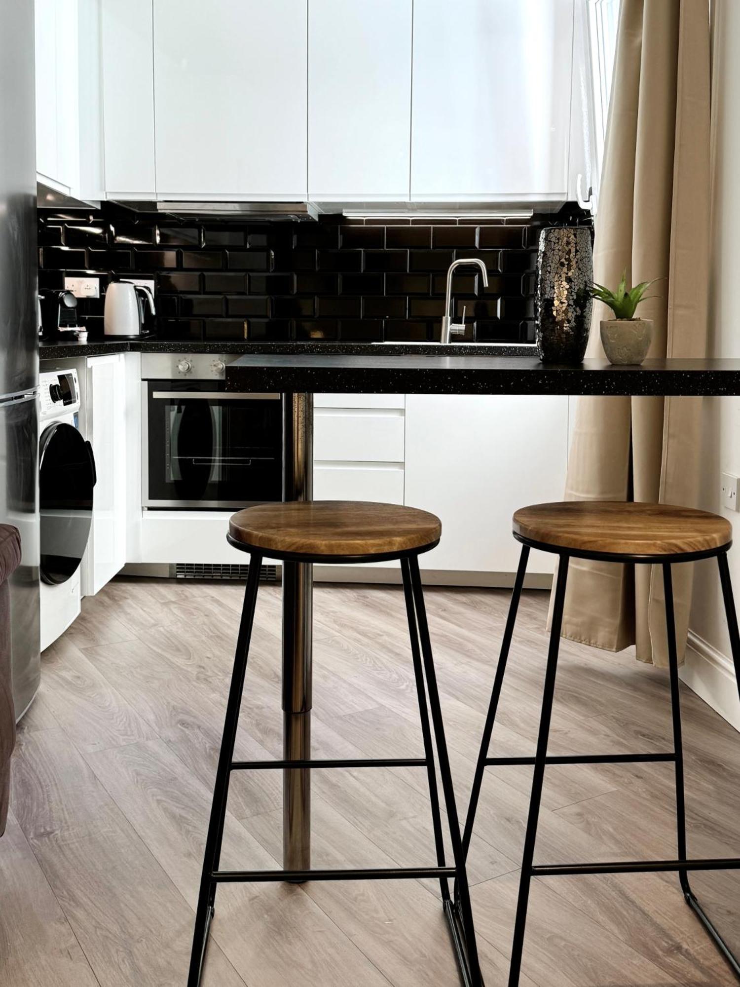 Delightful City Centre Studio Clarendon Apartment - Grand Central House ยิบรอลตาร์ ภายนอก รูปภาพ